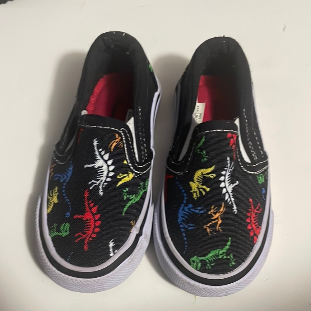 Baby slide dinosaur shoes size 5